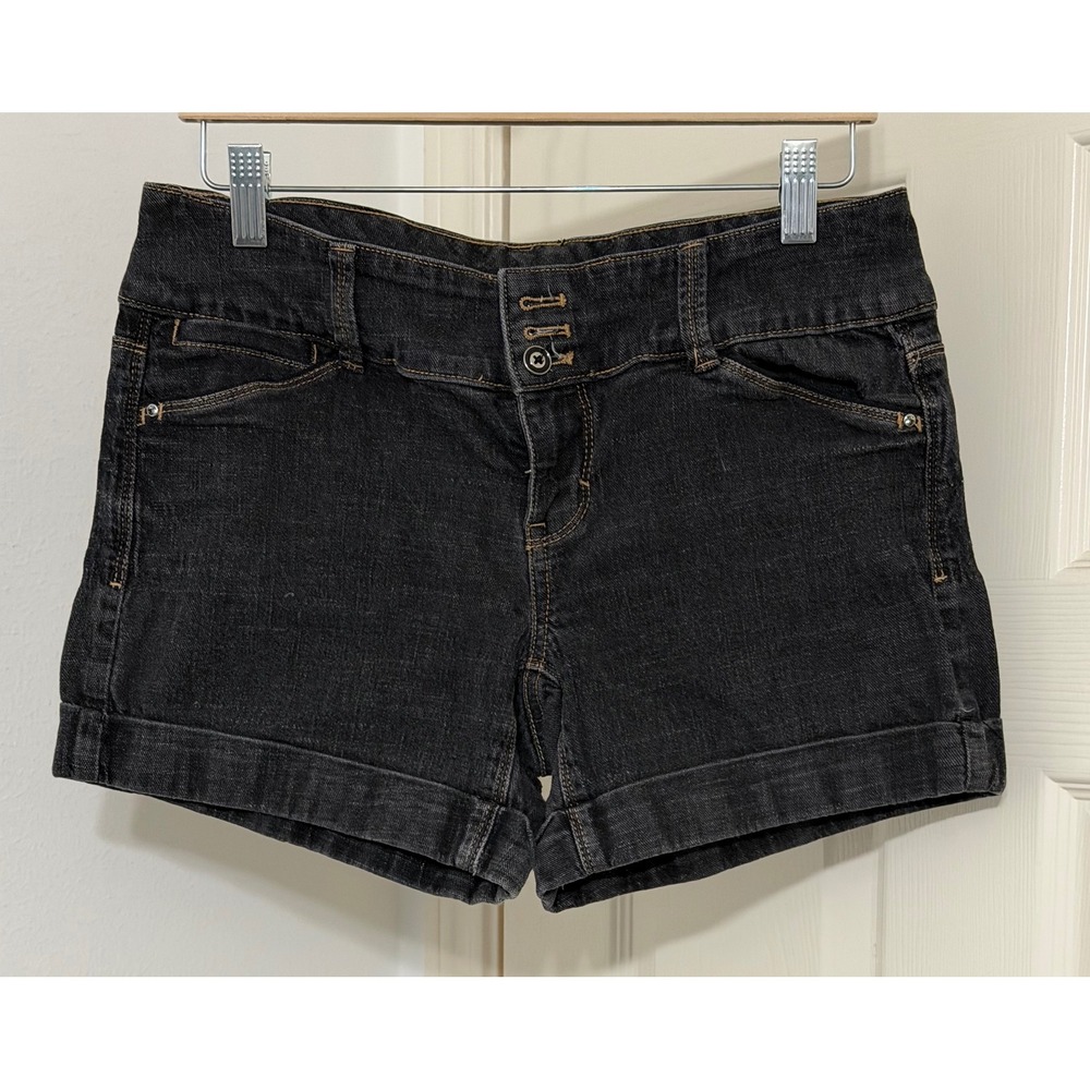 White House Black Market Womens sz 4 Black Shorts Cuffed‎ Triple Button Summer